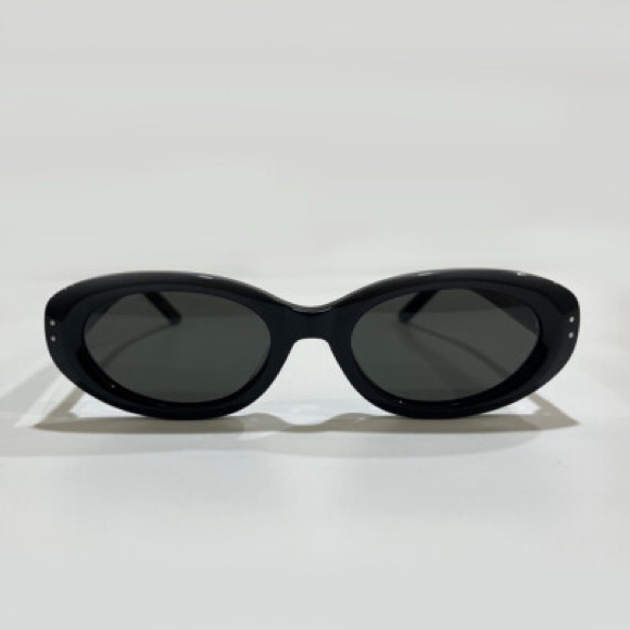 GENTLE MONSTER Black Sunglasses Blanc 01 - Picture 3 of 4